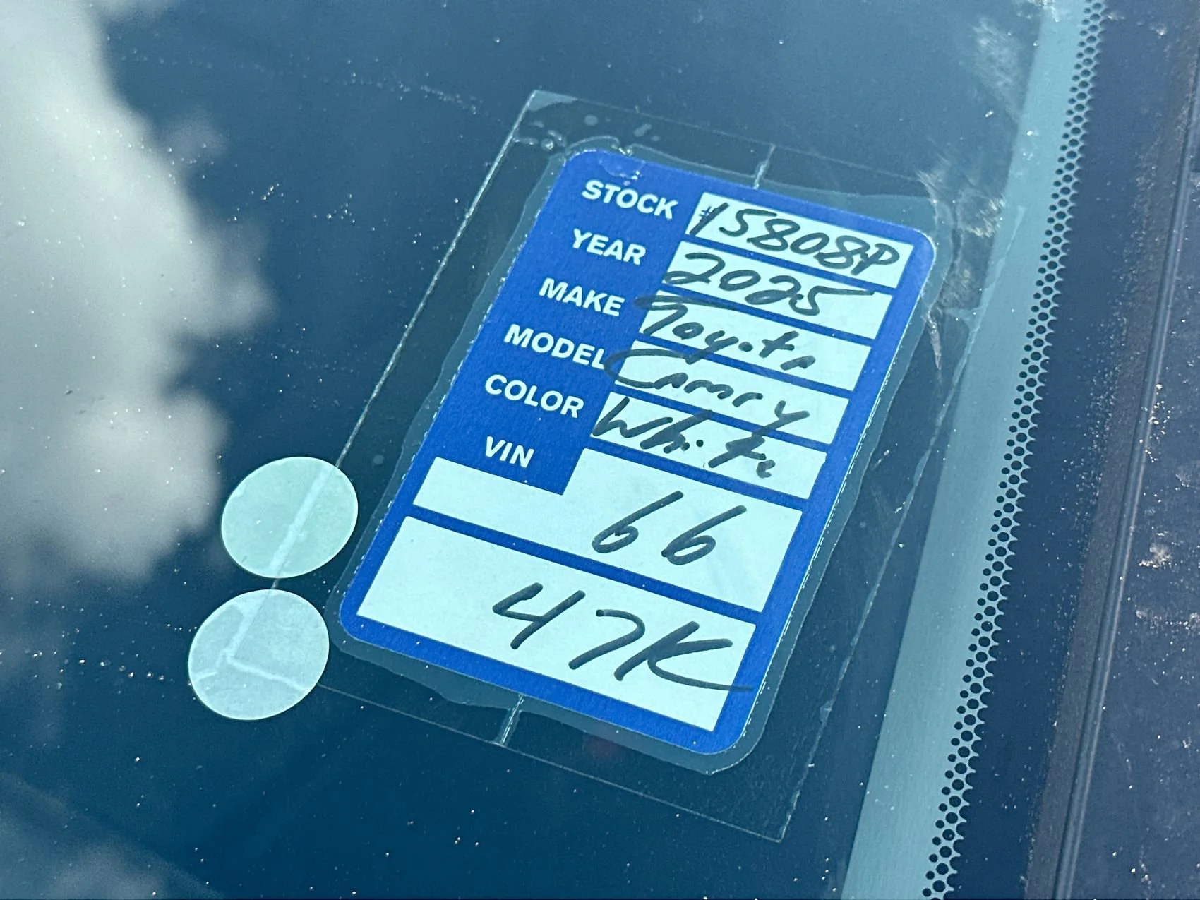 Used 2025 Ice Toyota LE image 27