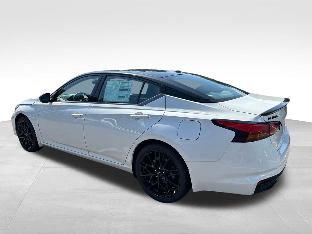 New 2026 White Nissan 2.5 SR image 8