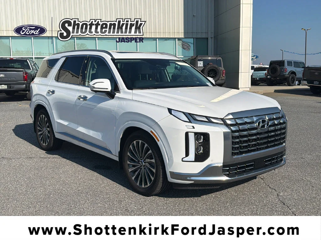 Used 2024 White Hyundai Calligraphy image 1
