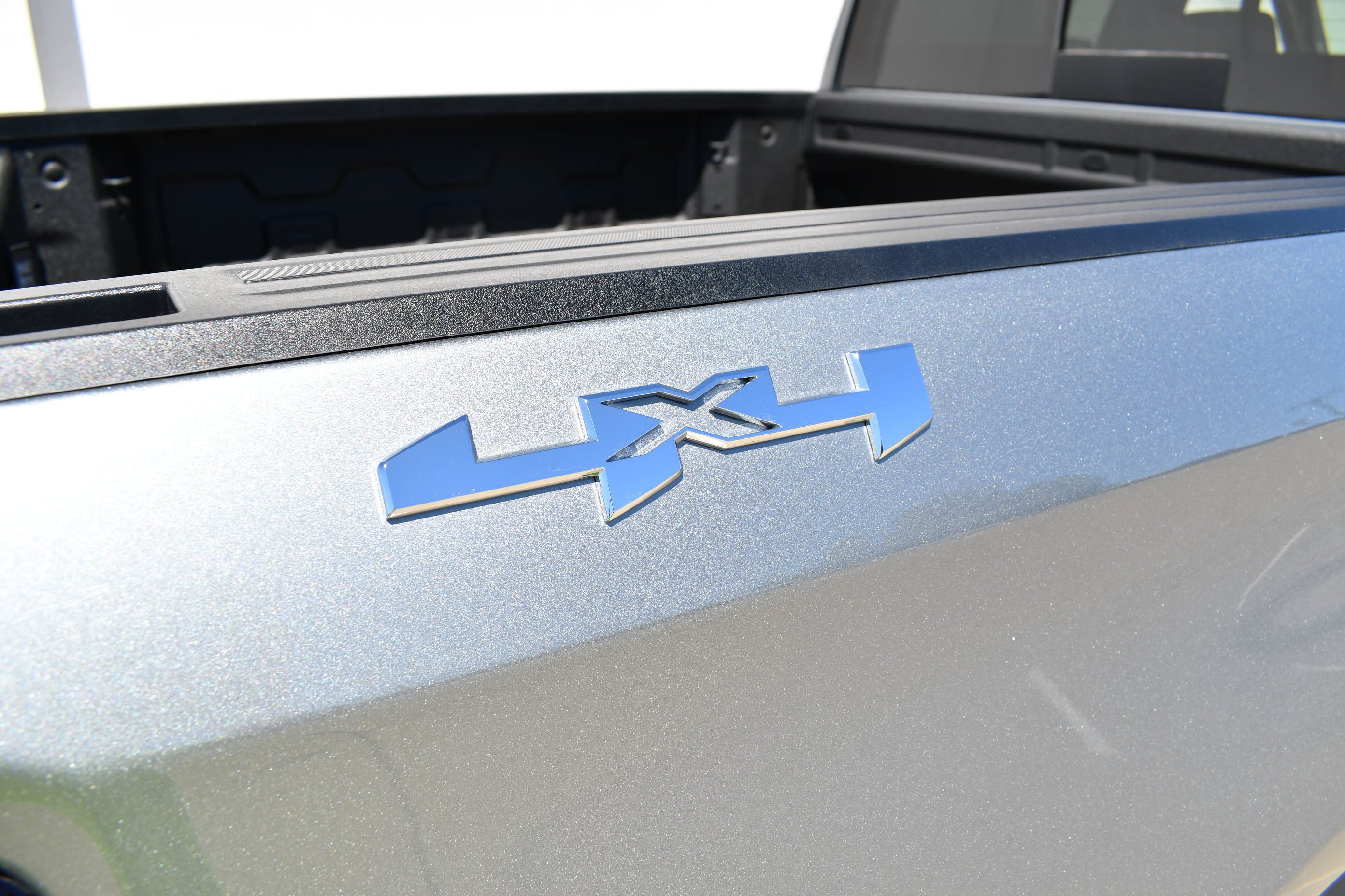 New 2026 Sterling Metallic GMC Elevation image 8