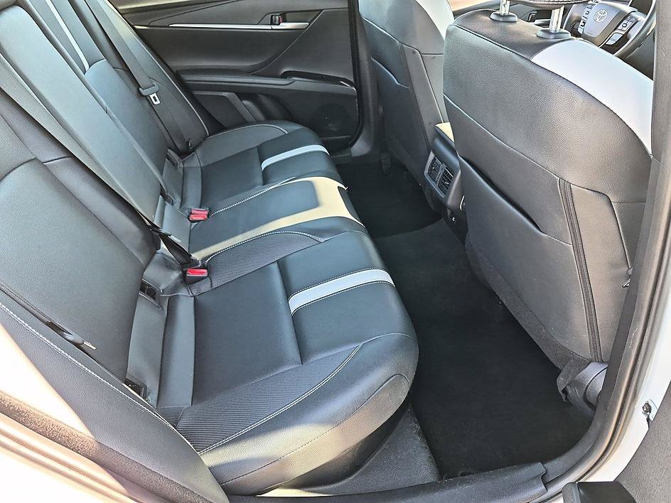 Used 2025 White Toyota LE image 32