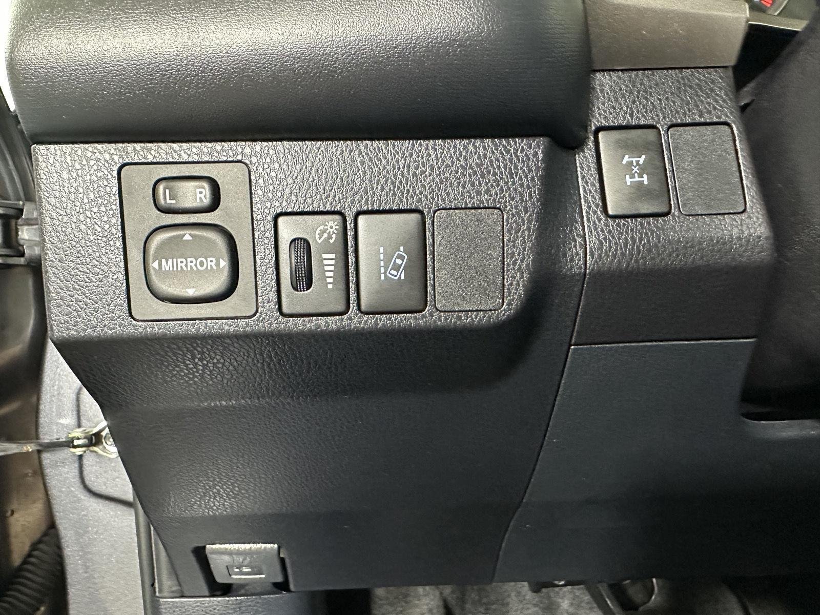 Used 2018 Magnetic Gray Metallic Toyota XLE image 25