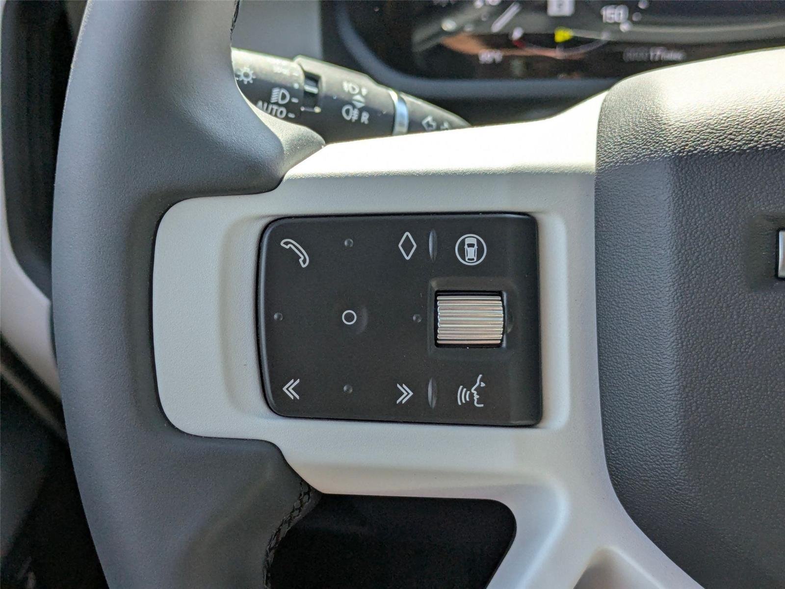 New 2026 Fuji White Land Rover S image 17
