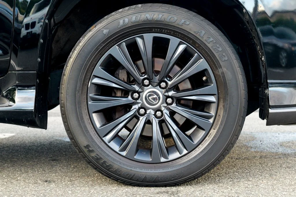 Used 2023 Onyx Black Lexus 460 image 12