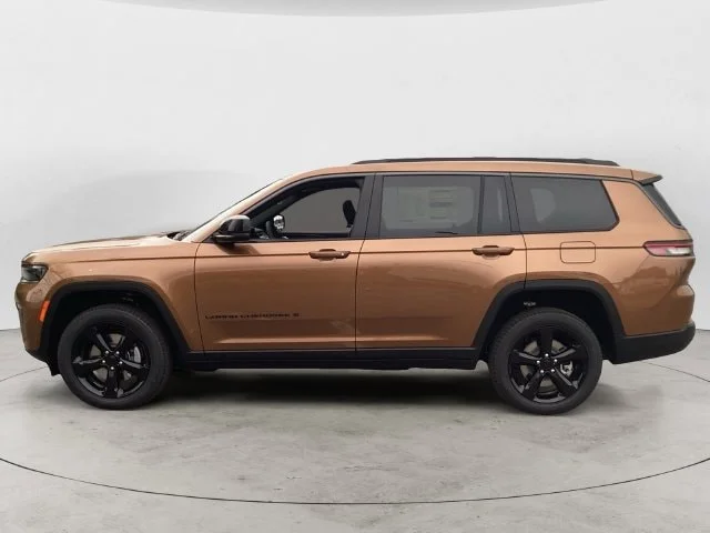 New 2026 Copper Jeep L LIMITED 4X4 image 2