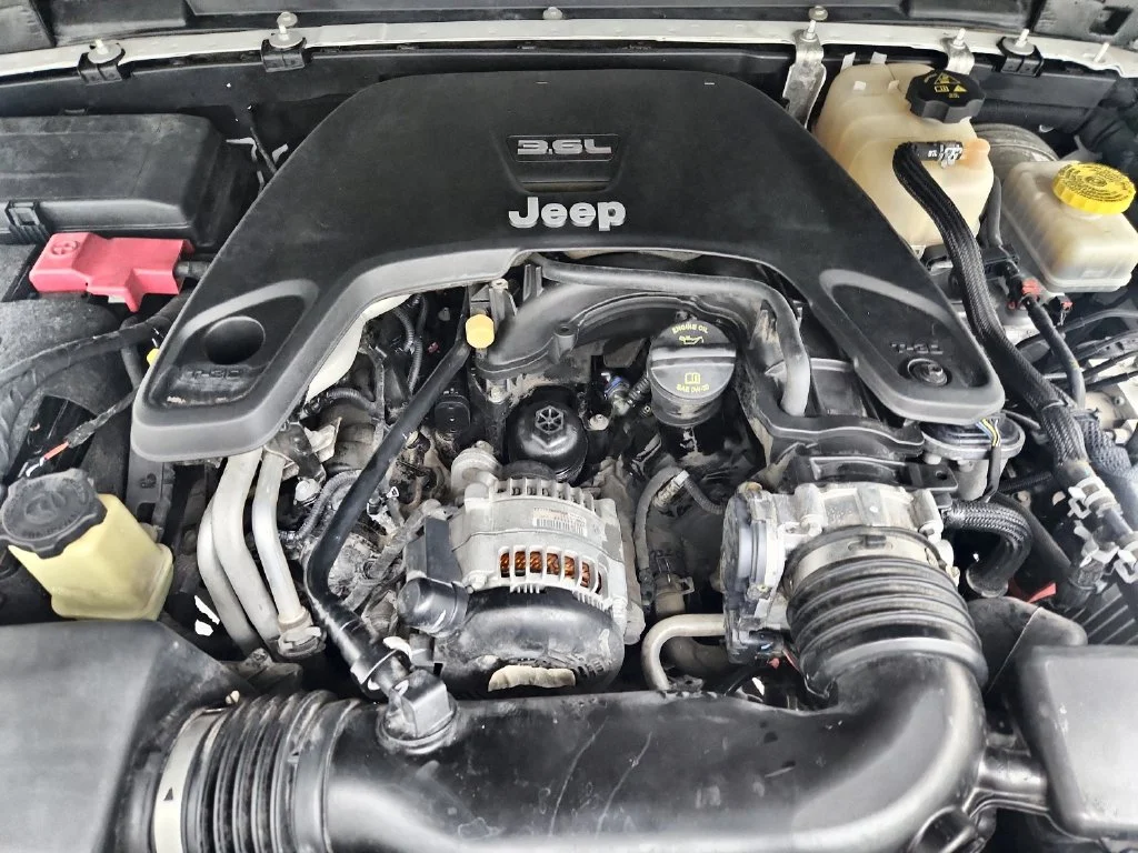 Certified Used 2018 White Jeep Unlimited Sport image 35