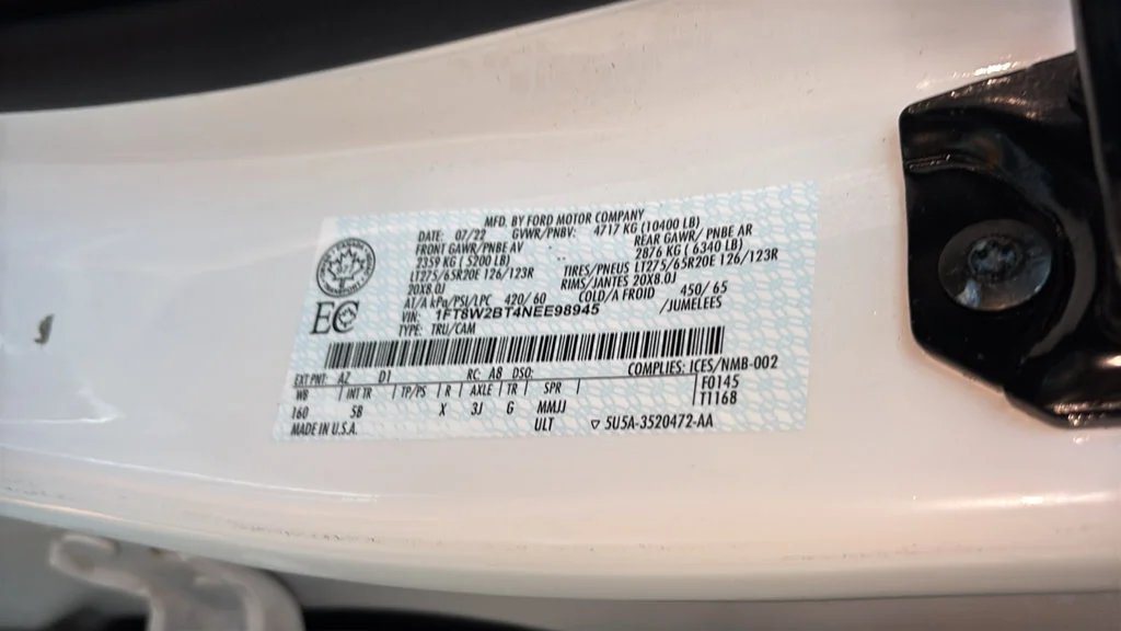 Used 2022 White Ford Lariat image 33