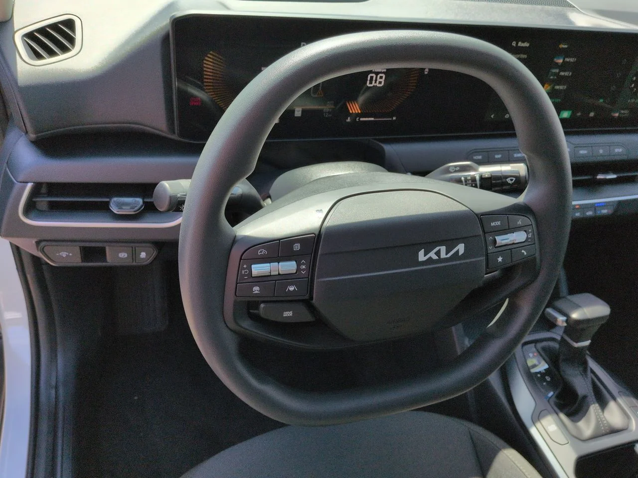 New 2026 Snow White Pearl Kia LXS image 11