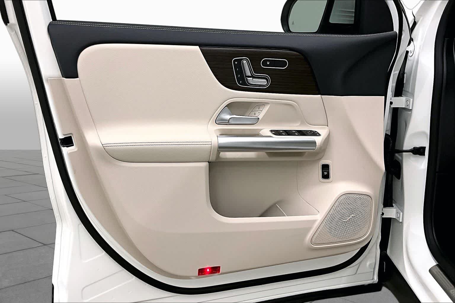 New 2026 Polar White Mercedes-Benz GLA 250 image 10