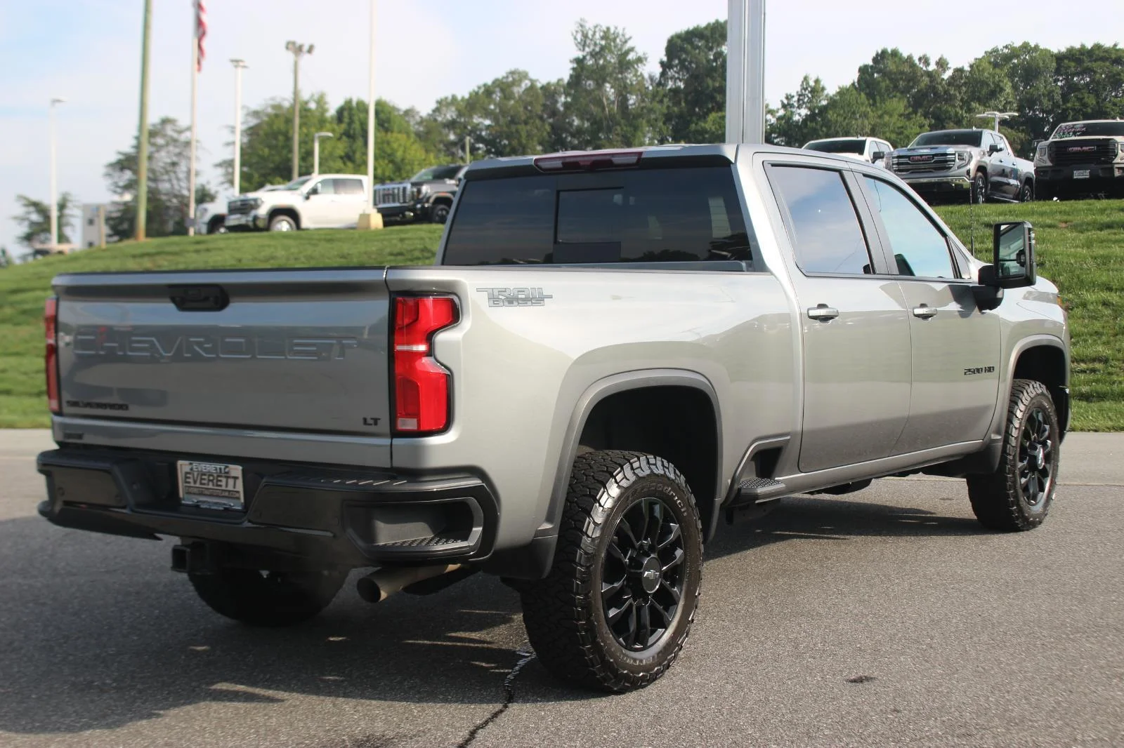 Used 2025 Sterling Gray Metallic Chevrolet LT image 7