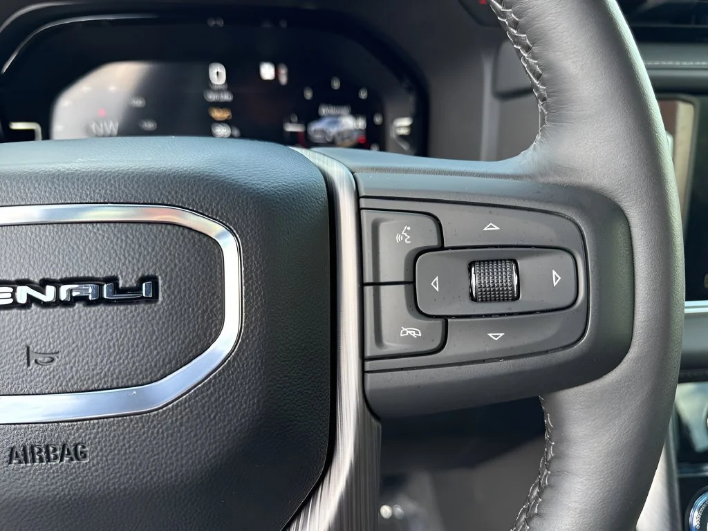 Used 2023 WHITE FROST TRICOAT GMC Denali Ultimate image 19