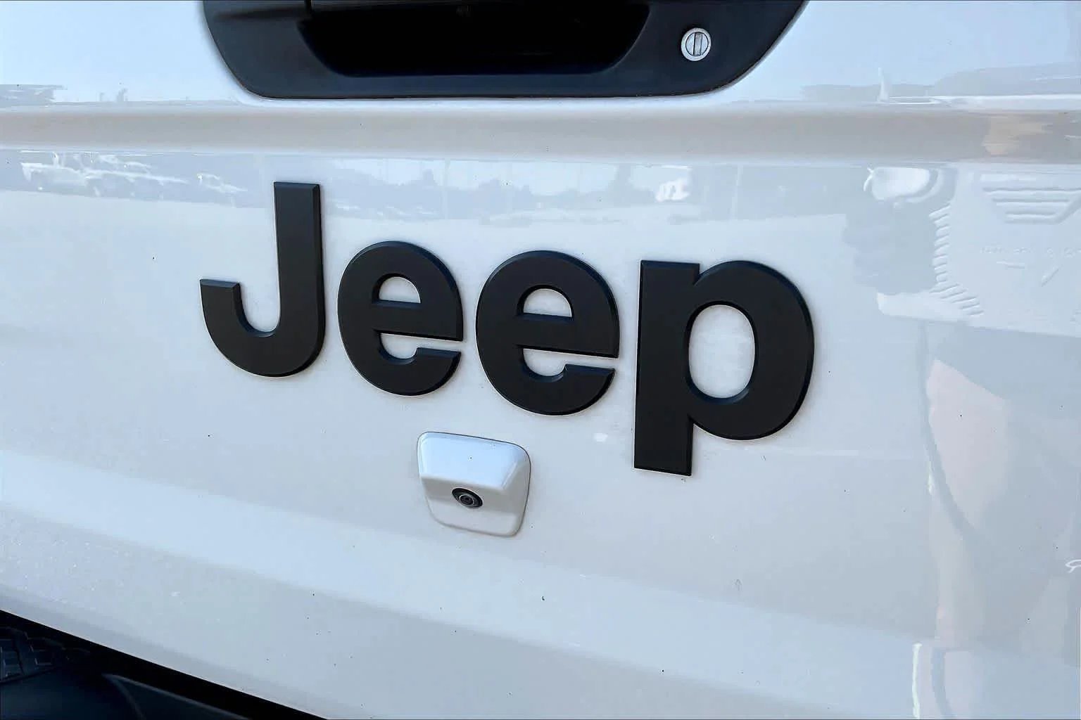 Used 2023 Bright White Clearcoat Jeep Sport S image 30
