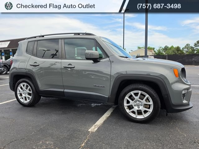 Used 2021 Sting-Gray Clearcoat Jeep Latitude image 10