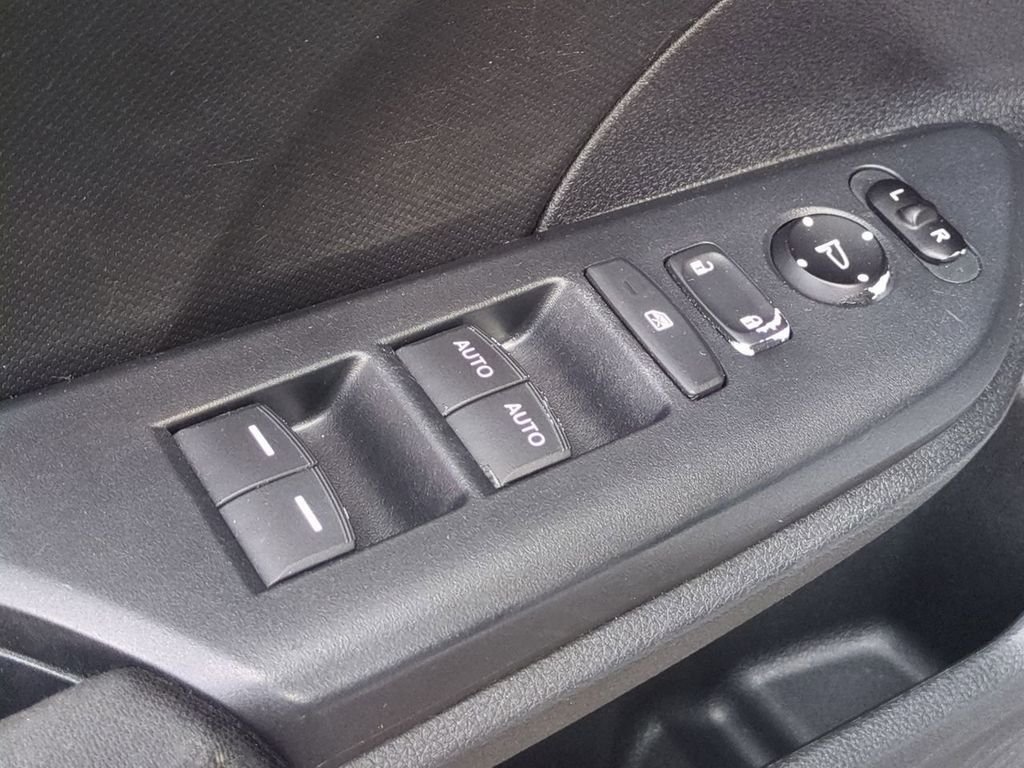 Used 2016 Silver Honda LX image 12