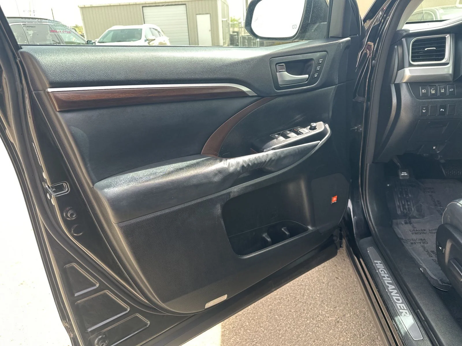 Used 2014 Black Toyota Limited image 16