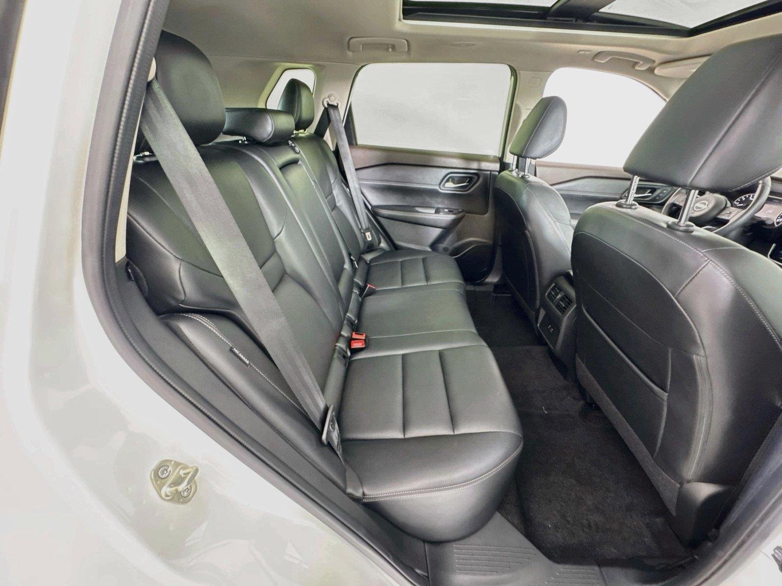 Used 2023 Pearl White Tricoat Nissan SL image 26