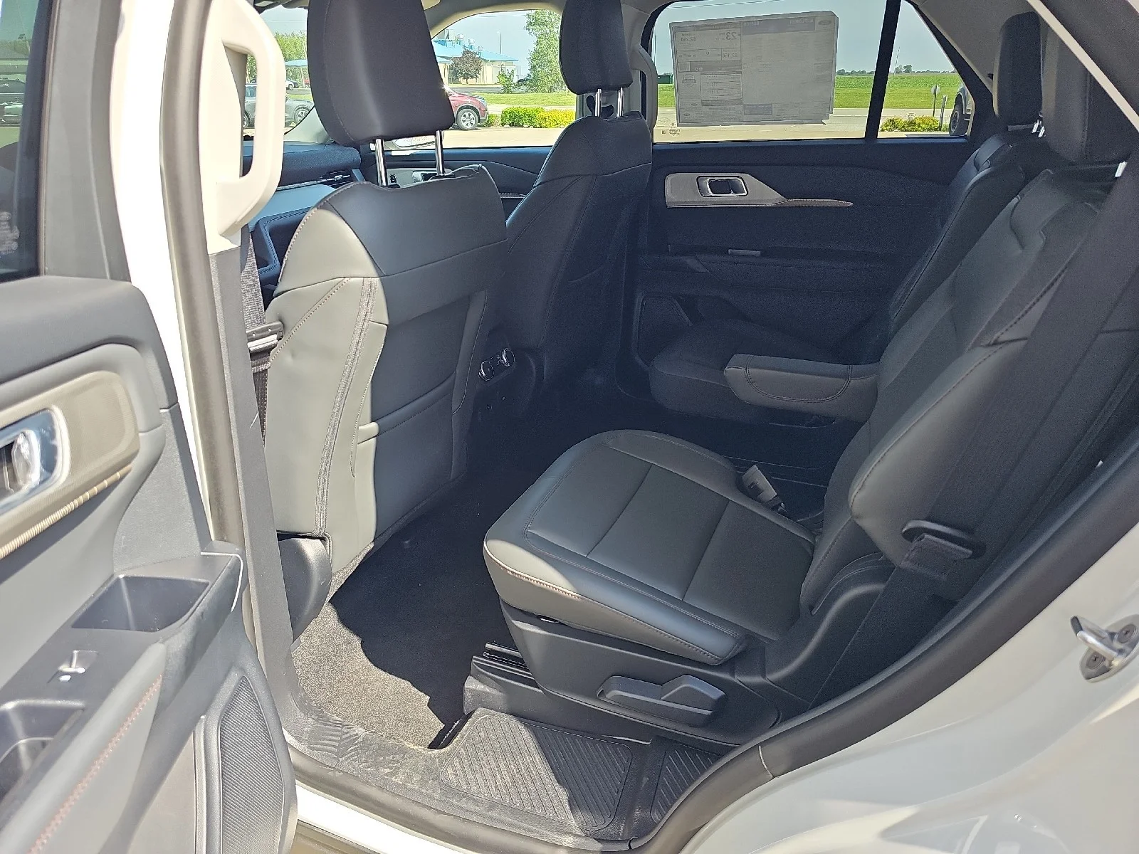 New 2026 Star White Metallic Tri-Coat Ford Active image 13