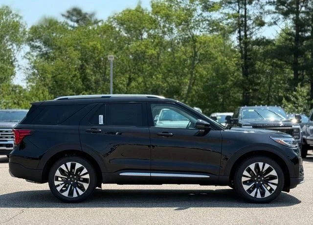 New 2026 Agate Black Metallic Ford Platinum™ image 3