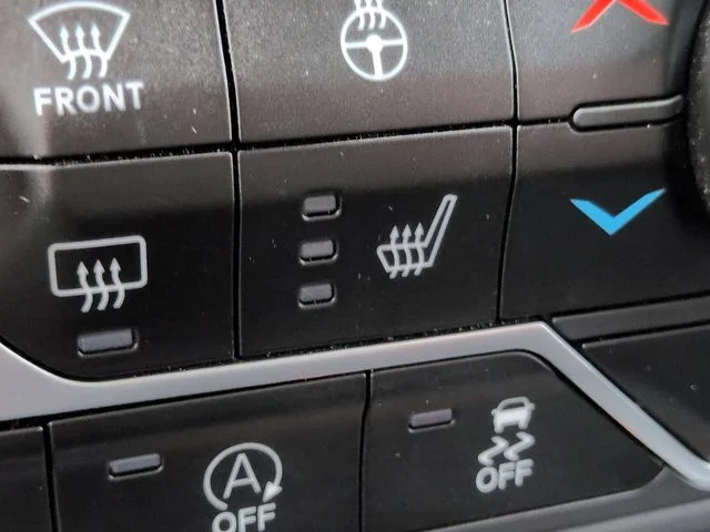 Used 2023 Silver Jeep Mojave image 23