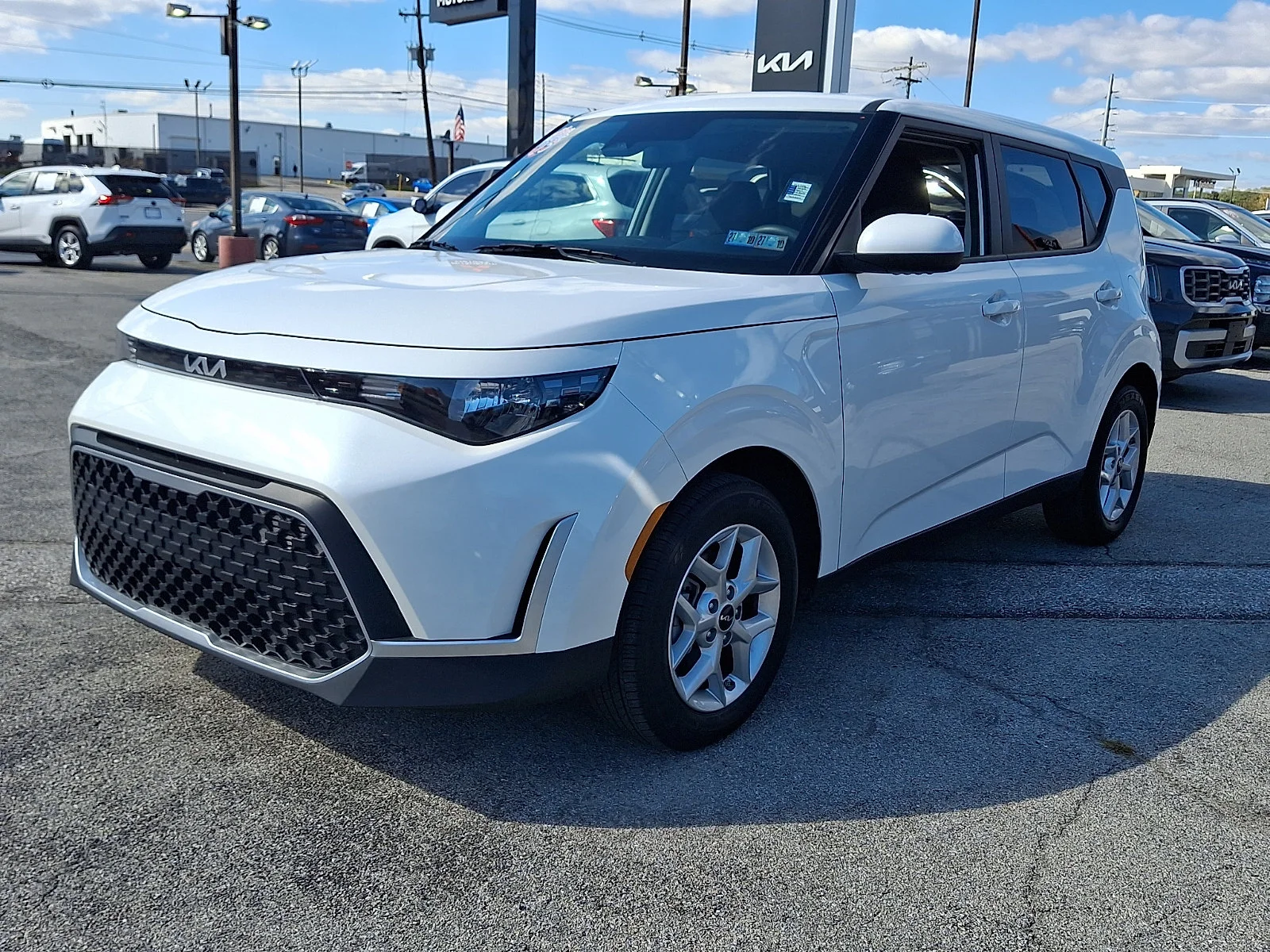 Certified Used 2025 White Kia LX image 3