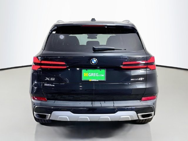 Used 2024 Black Sapphire Metallic BMW sDrive40i image 6