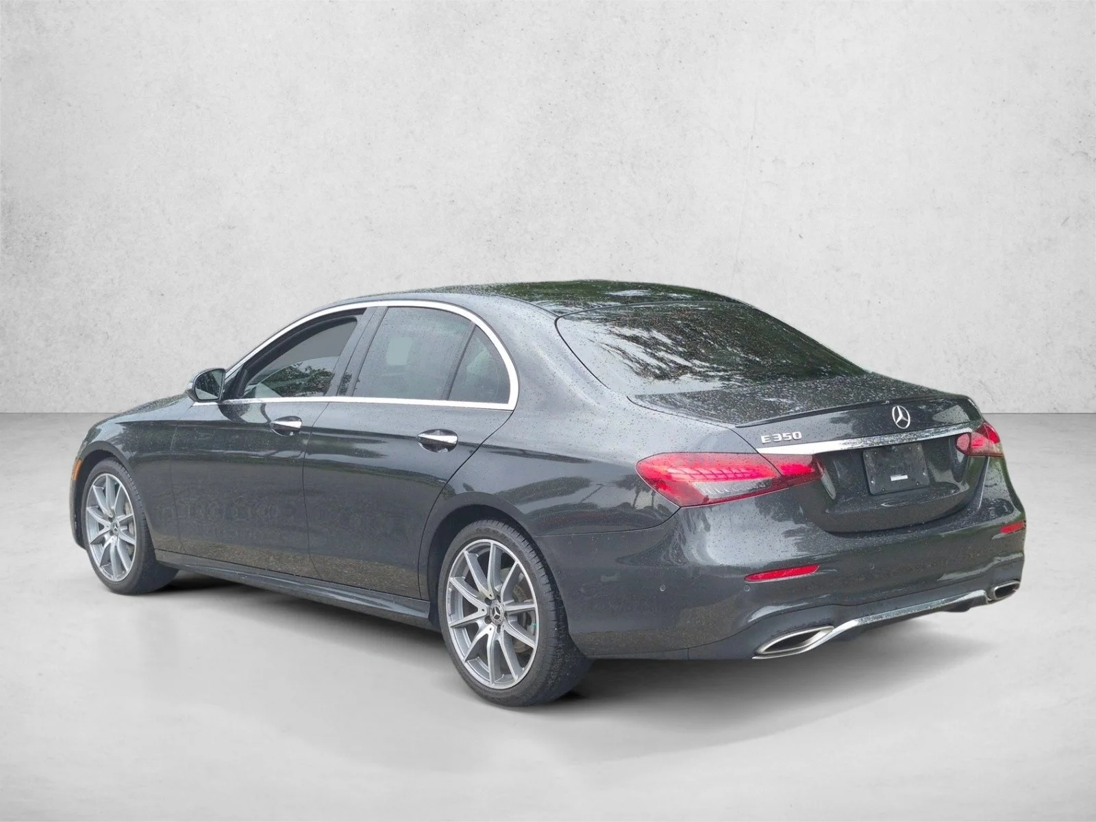 Used 2022 Graphite Grey Metallic Mercedes-Benz E 350 image 3