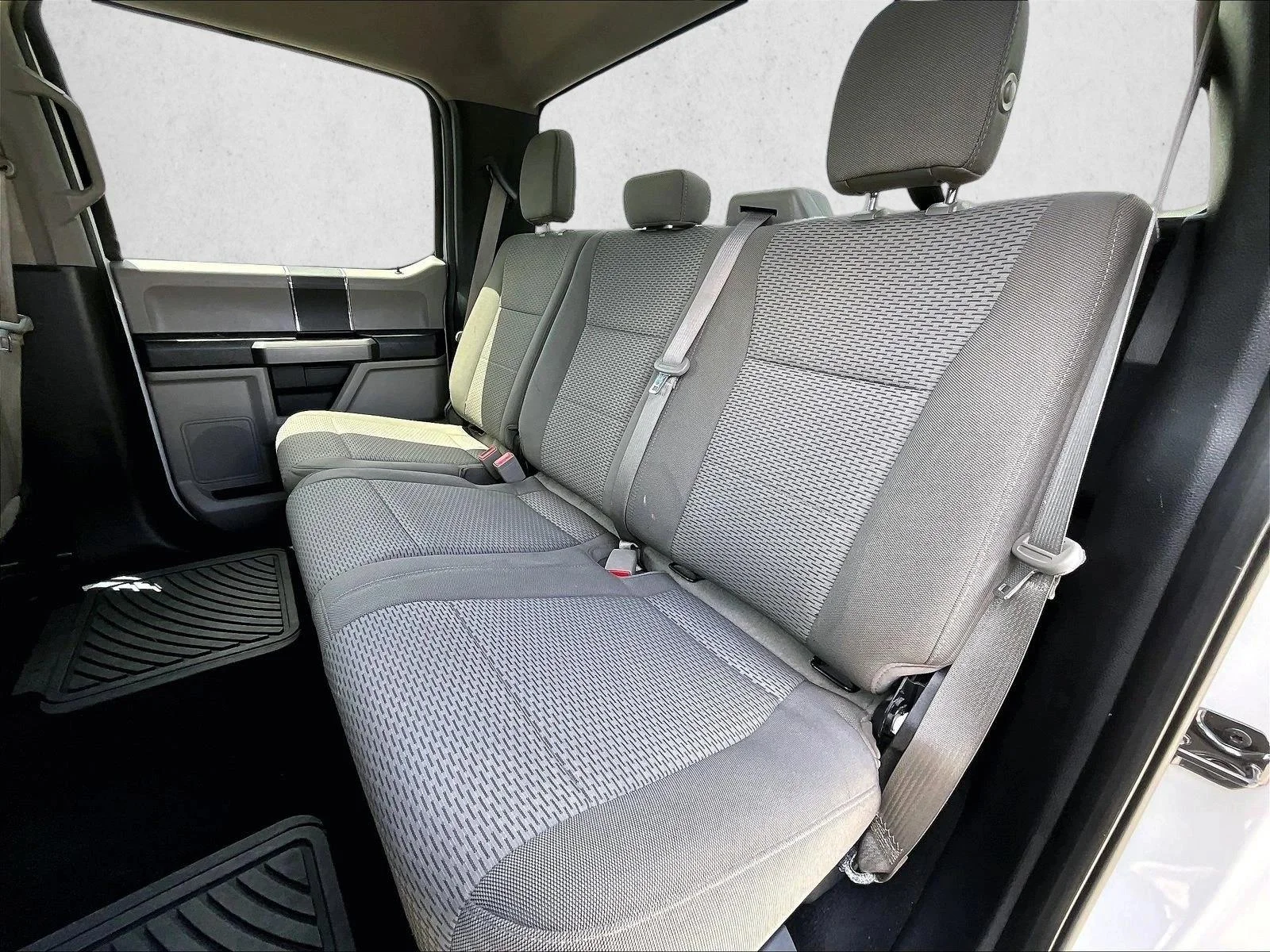 Used 2017 Oxford White Ford XLT image 28