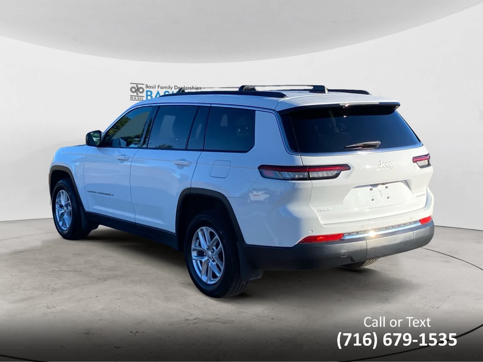 Used 2025 Bright White Clearcoat Jeep Laredo X image 3