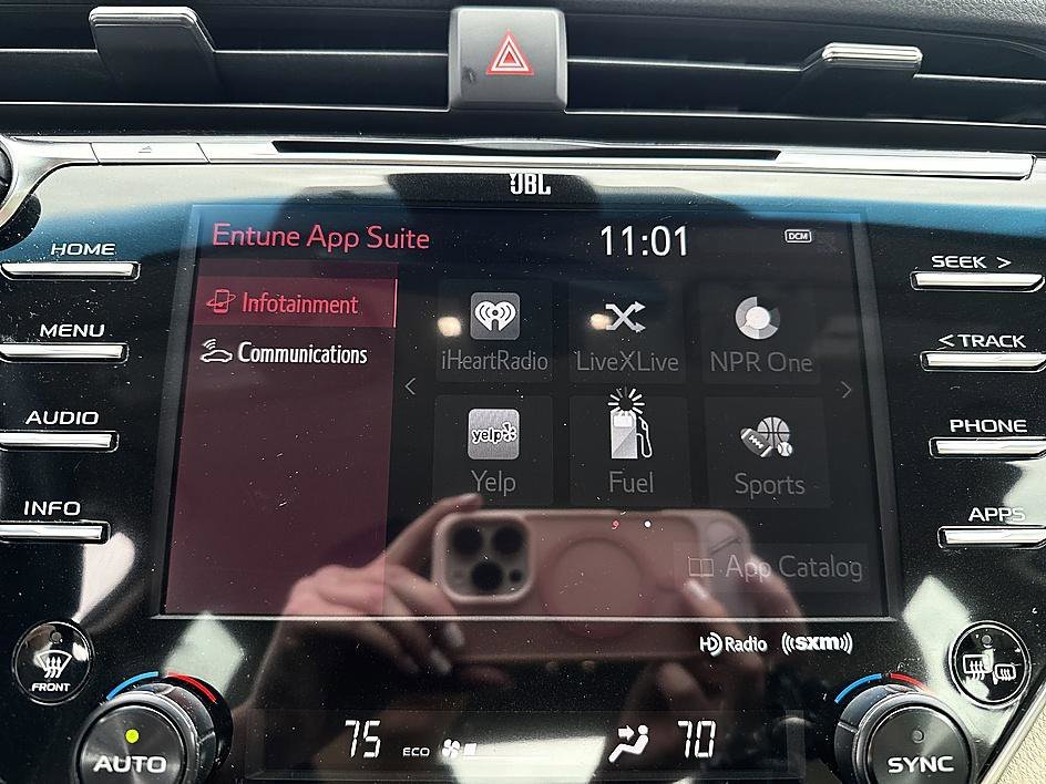 Used 2018 Ruby Flare Pearl Toyota XLE image 16