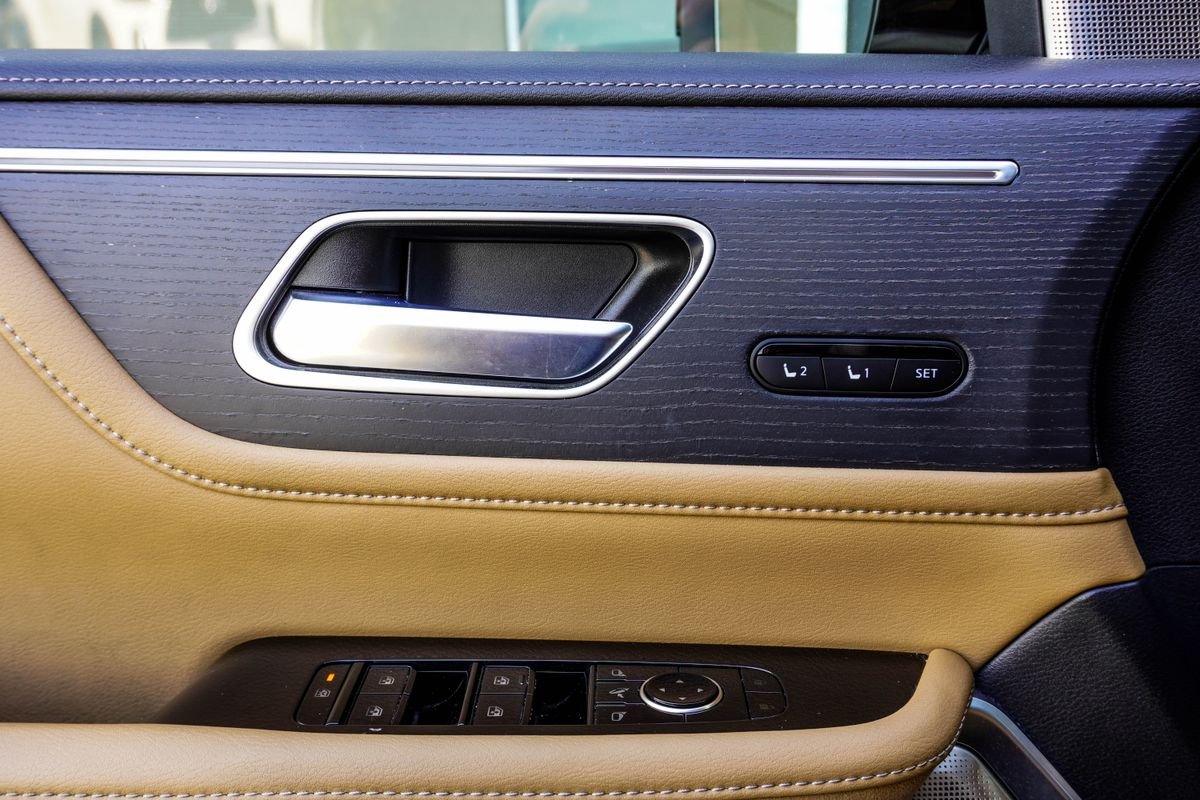 Used 2025 Black INFINITI SENSORY image 34