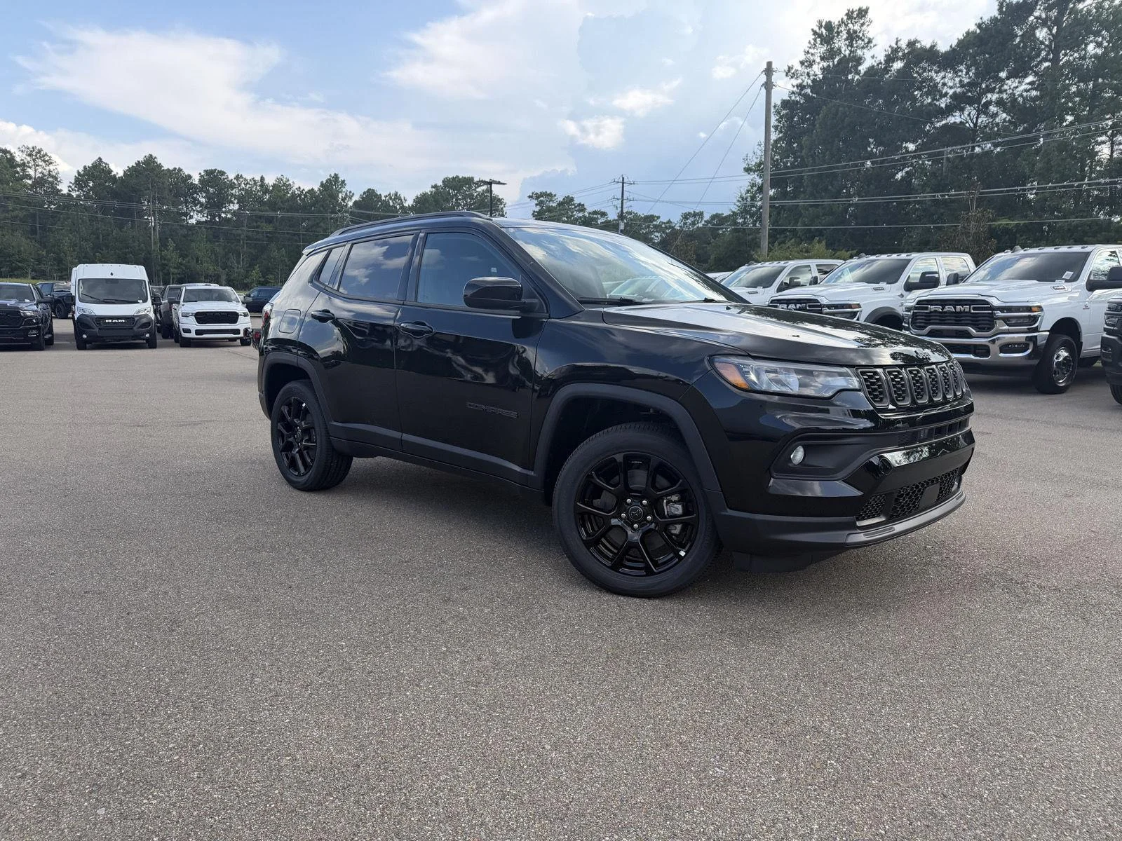 New 2026 Diamond Black Crystal Pearlcoat Jeep Latitude Altitude image 3