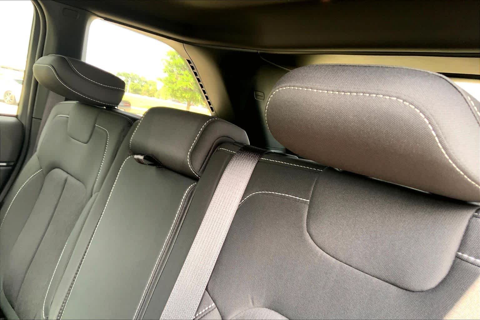 New 2026 Baltic Gray Metallic Clear-Coat Exterior Paint Jeep Laredo X image 18