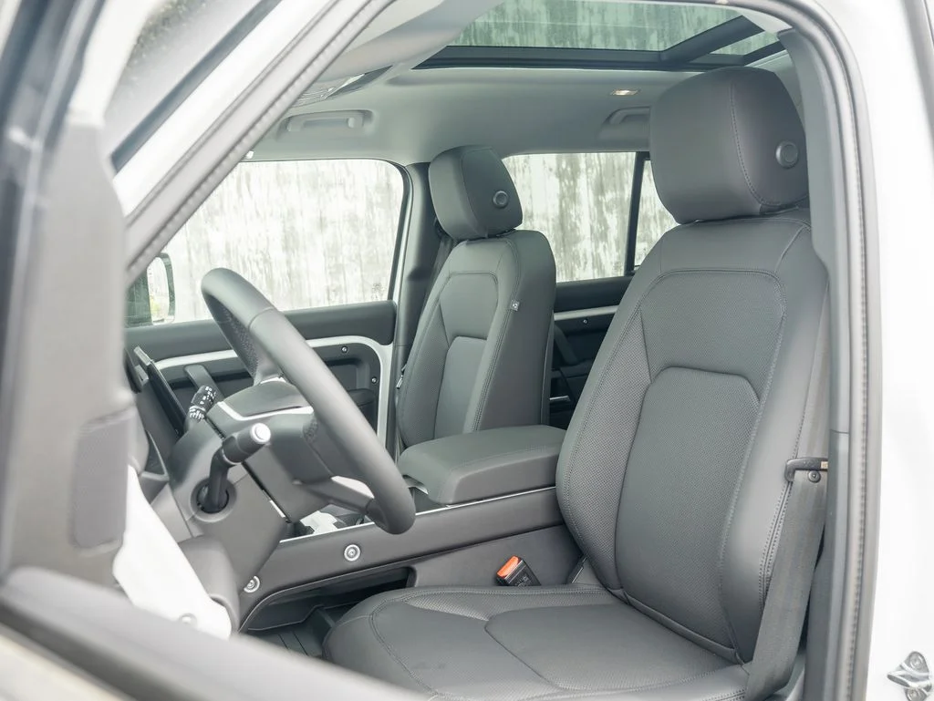 New 2026 Fuji White Land Rover S image 18