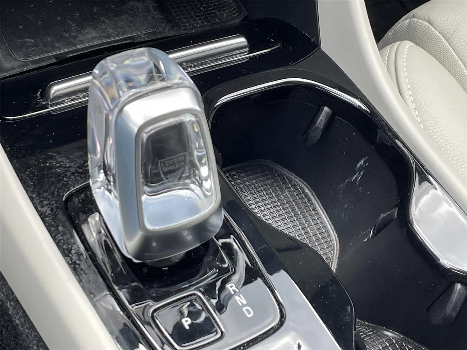 2023 Volvo XC40 Plus - Photo 27