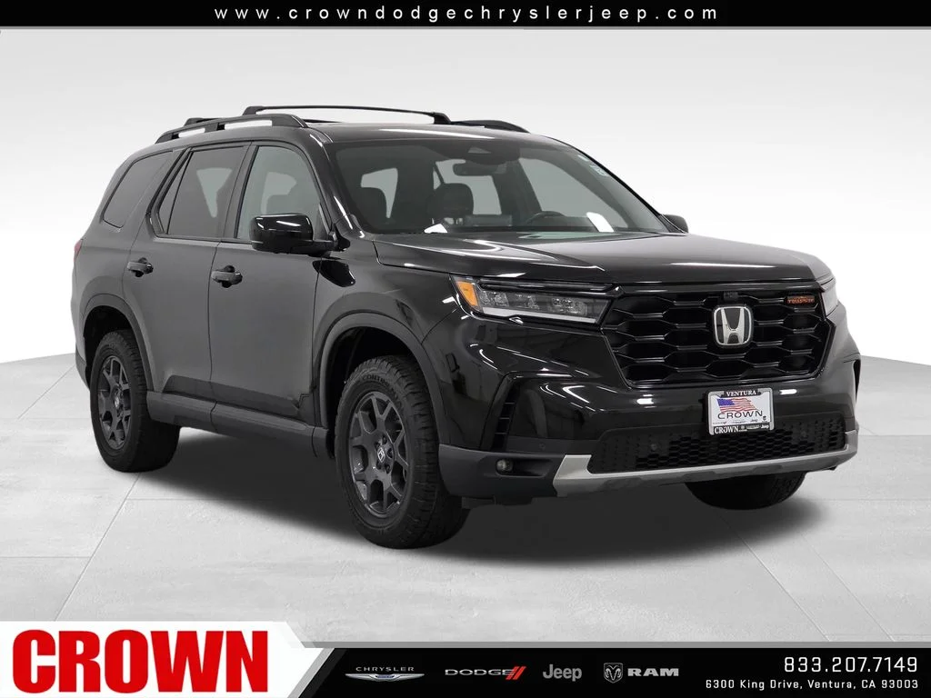 2025 Honda Pilot TrailSport AWD's photo