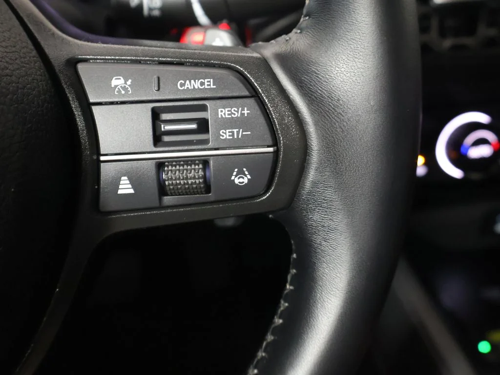 Used 2025 Silver Honda EX-L image 38