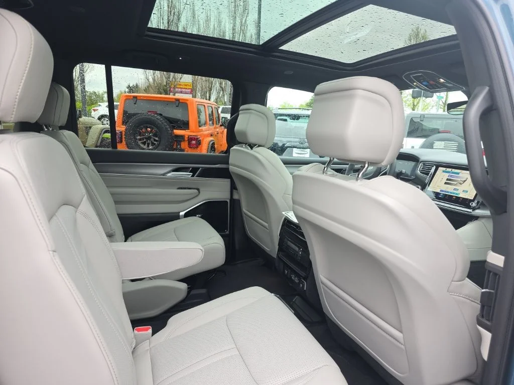 New 2026 Steel Blue Exterior Paint Jeep Limited Altitude image 11
