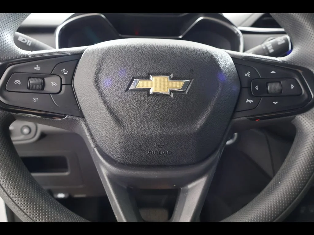 Used 2023 White Chevrolet LT image 18