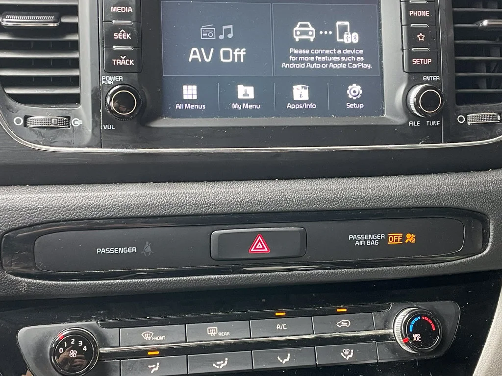 Used 2019 White Kia EX image 13