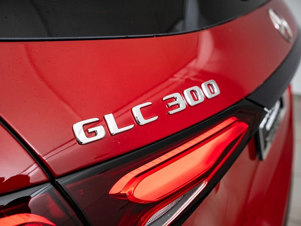 New 2026 Manufaktur Patagonia Red Mercedes-Benz GLC 300 image 19