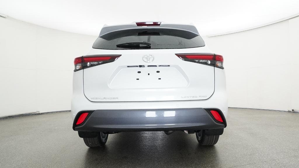 2026 Toyota Highlander Limited - Photo 17