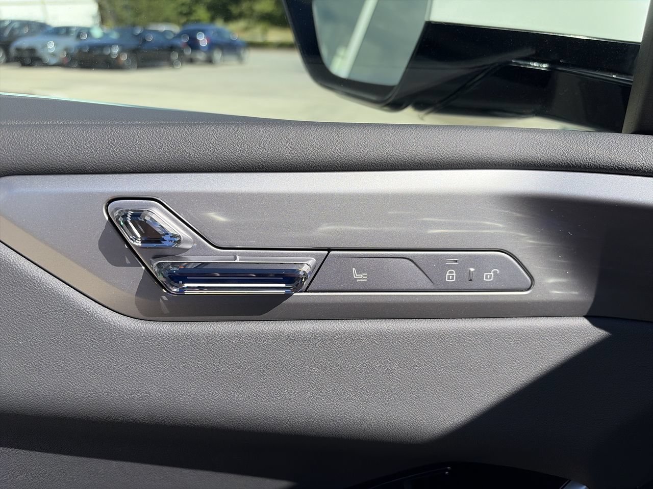 New 2027 Alpine White BMW 40 xDrive image 15