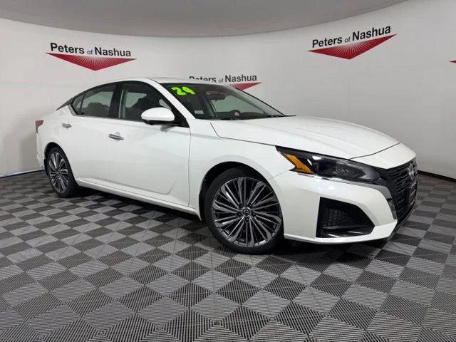 Certified Used 2024 White Nissan 2.5 SL image 1