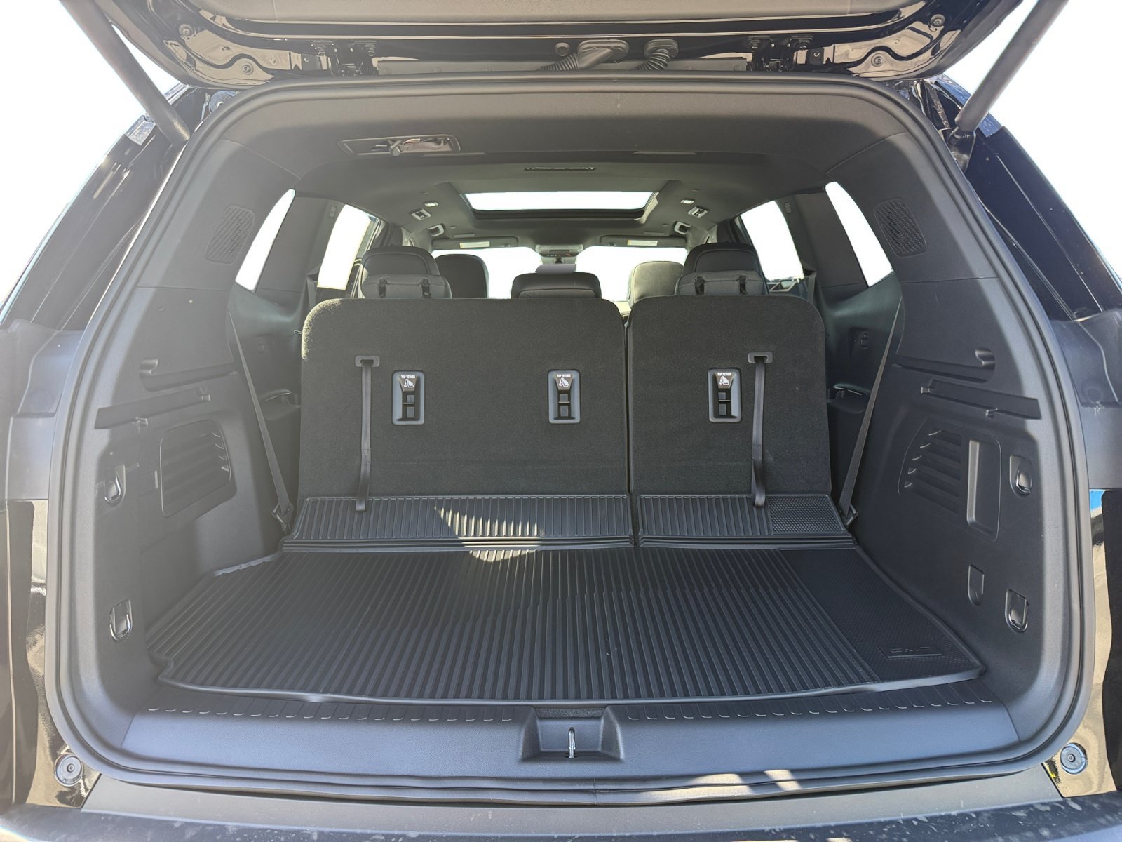 2026 GMC Acadia AT4 - Photo 17
