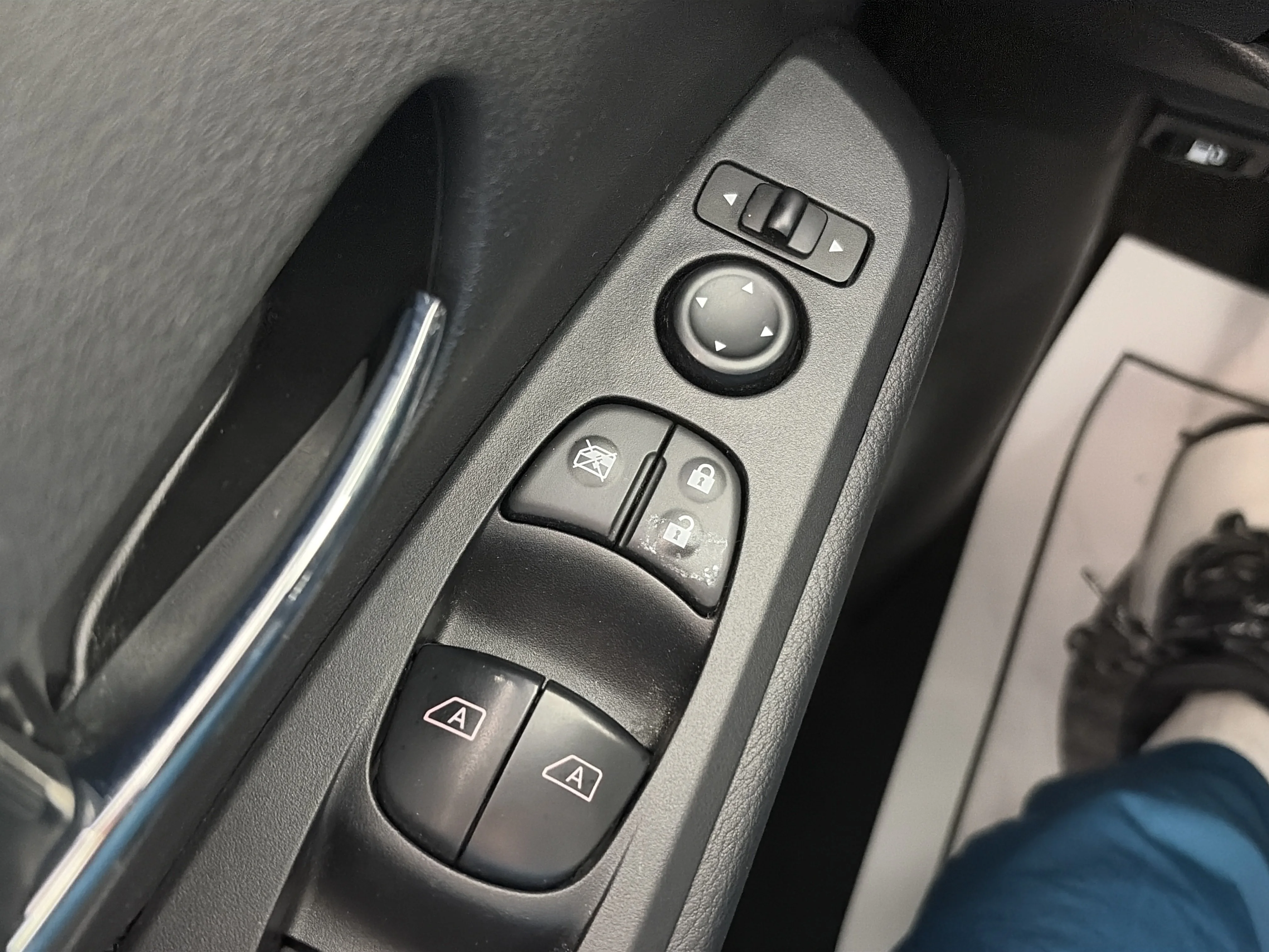 Used 2023 Gun Metallic Nissan SV image 28