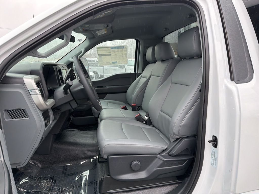 New 2026 Oxford White Ford F-350® XL FLAT BED image 9