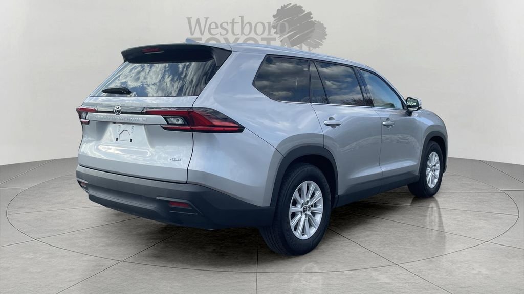 Certified Used 2025 Silver Toyota XLE image 7