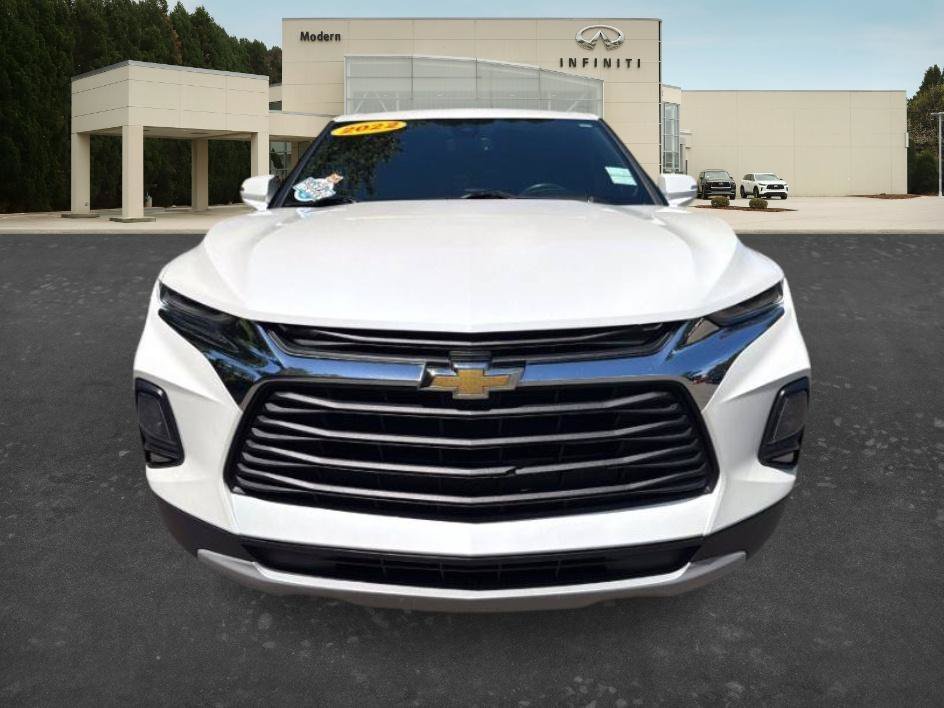 Used 2022 Iridescent Pearl Tricoat Chevrolet LT image 2