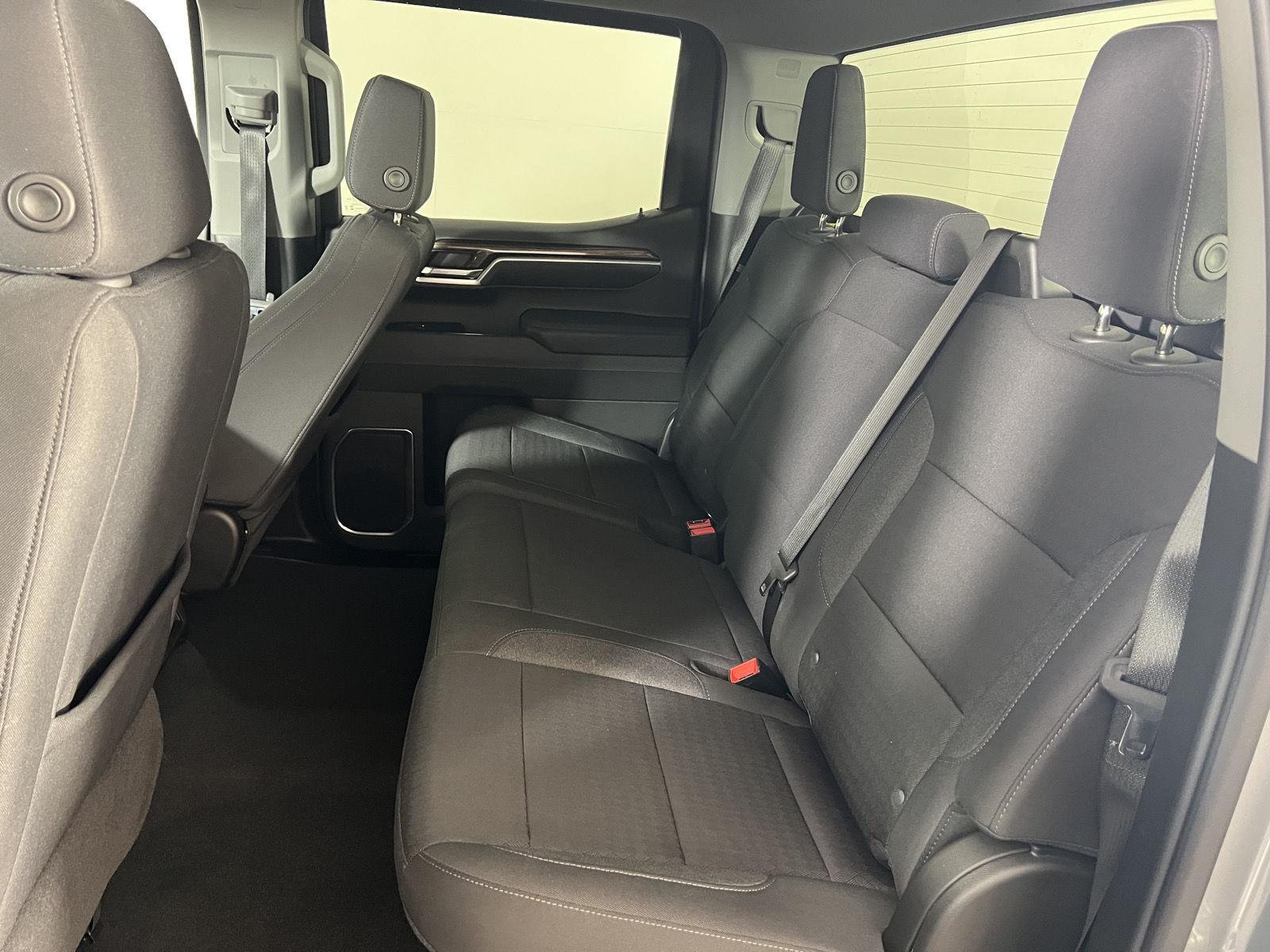 Used 2025 Sterling Gray Metallic Chevrolet LT image 19