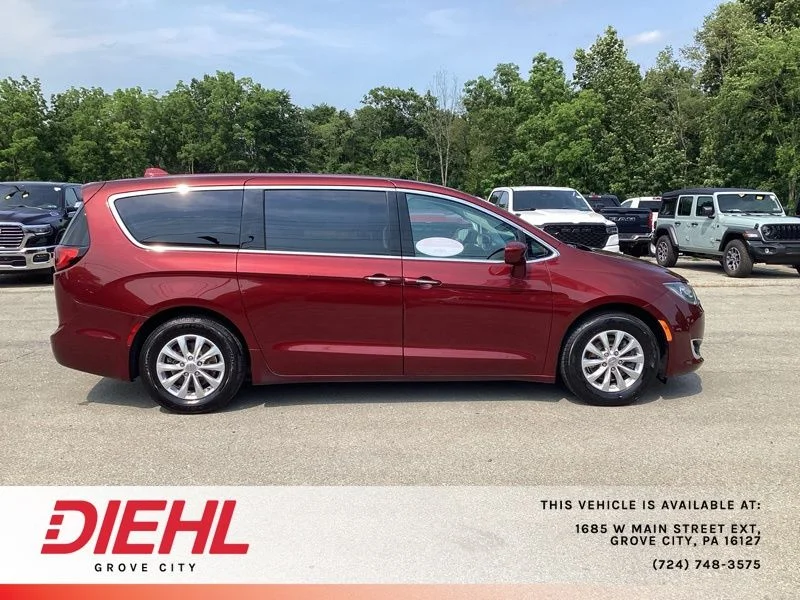 Used 2019 Red Chrysler Touring Plus image 8
